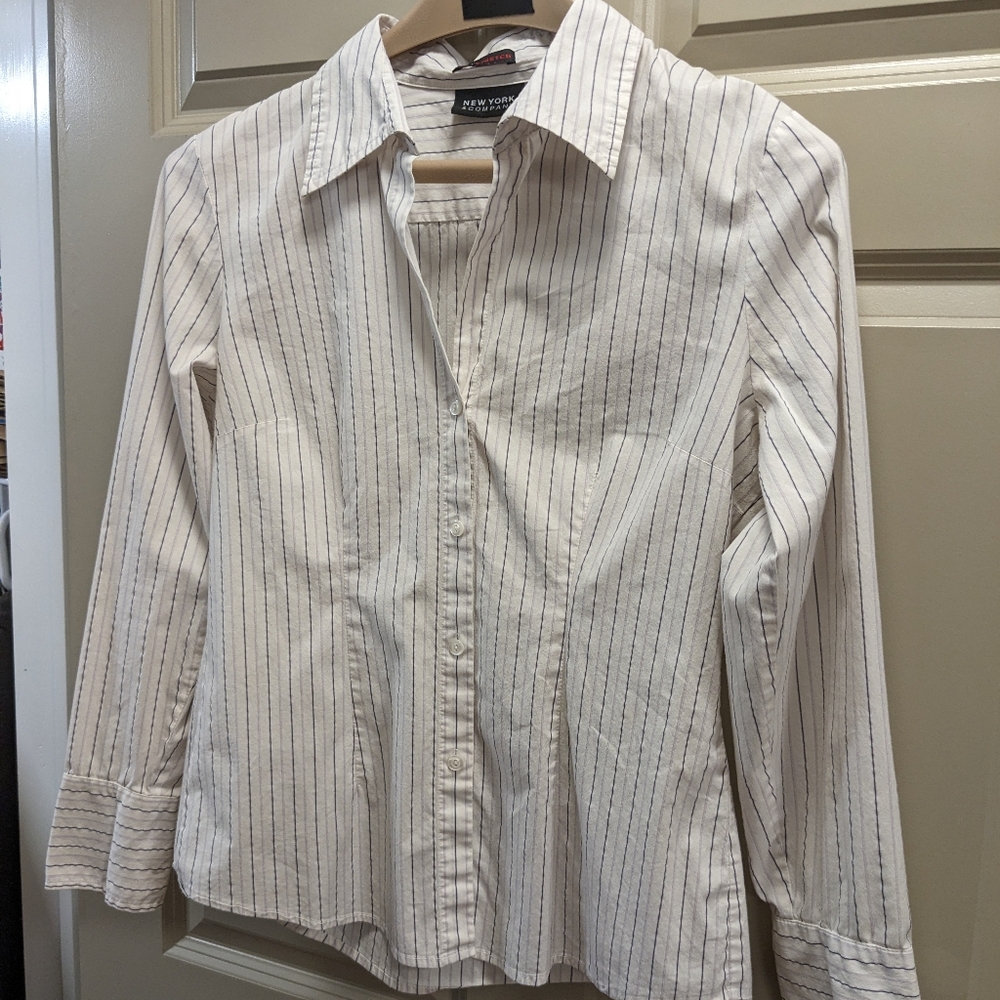 New York & Company City Stretch Shirt- size large - Picture 9 of 17